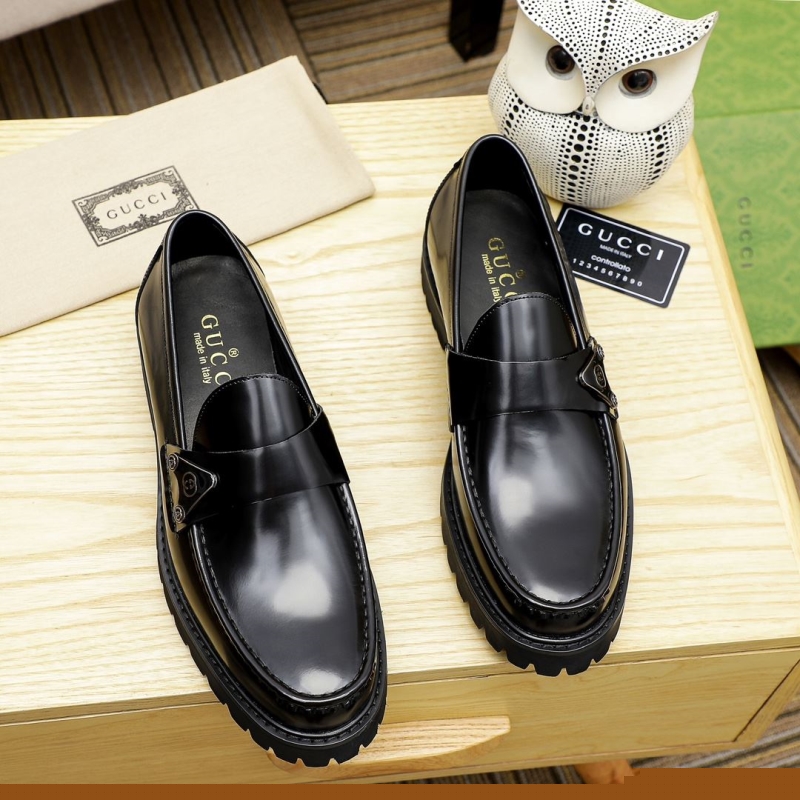 G*u*i leather shoes